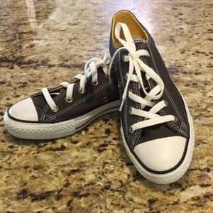 Converse Girls Gray Tennis Shoes NEW Sz 6 SO CUTE
